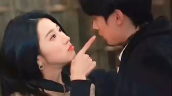 總裁夫人當(dāng)膩了，今天開始好好打工(全集)